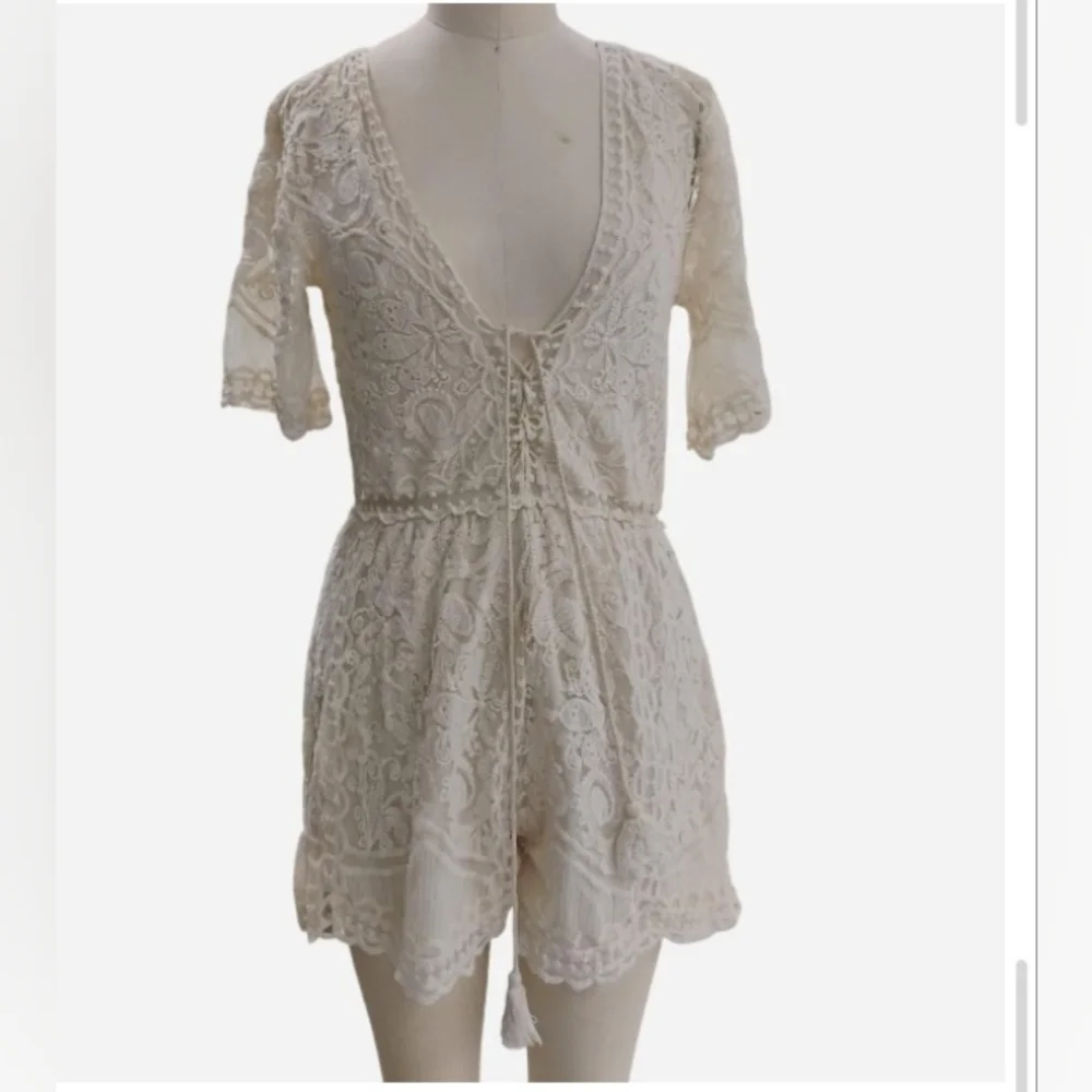 Source Unknown Cream Lace Romper